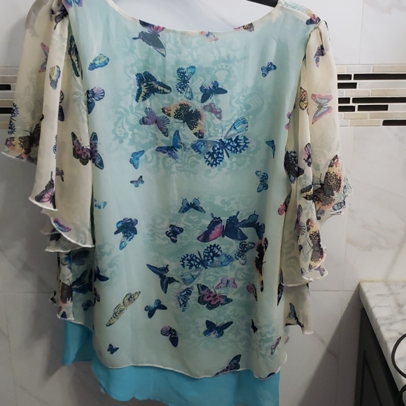 Top - Picture 3 of 3